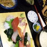 榊屋 - さしみ盛り合わせ定食1260円
