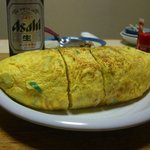 玉子焼きと言われなければなんだか分からない物体。