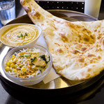 ジョティ - Aセット、日替わりのチキン卵とじカレー、ナン、サラダ