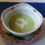 ティエン・コム・ベトナム - アボガドの冷製スープ。