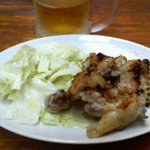 長浜屋台 一心亭 - 豚足230円。塩味の焼豚足です。コレも福岡の焼鳥屋さんの定番メニューでもあります。