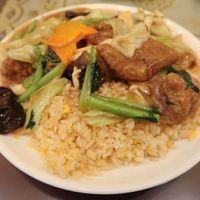 状元樓 横浜中華街本店 - スパイシーカレー風味「排骨あんかけ炒飯」(レギュラーサイズ)
