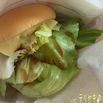 MOS BURGER - お昼は久々にモス=3=3=3 たまに食べたくなるね♪
                        いつものテリヤキ(360円)☆彡 美味しいわ(〃^艸^)