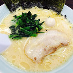 横浜家系ラーメン 魂心家 - 醤油ラーメン