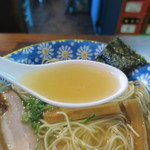 自家製麺 カミカゼ - 塩ラーメンスープアップ