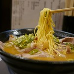 麺や笑門 - 鶏豚骨＆魚介鰹節チャーシューメン（900円）