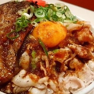 豚マニア丼 稲田屋 サン_1