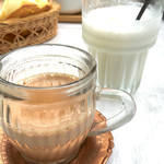 Sajiro Cafe - ランチ。ラッシー、ホットチャイ