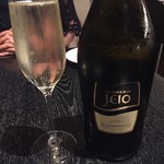 オステリア ヴィヴァーチェ コン エ デパドヴァ - プロセッコ ボトルで！