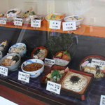 いづみや - 外のショーウィンドウ