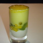 ハジメ - カスタードとぶどう等のデザート