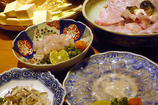 Gion Eguchi - 河豚鍋コース　　てっぴ　　てっさ　　てっちり　　雑炊　　果物 こちらのコース以外にも、焼きふぐ、から揚げ、白子焼きなどもお付けすることができます