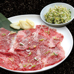 Grilled wagyu beef ribs with green onions and salt