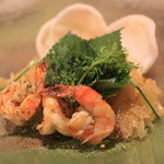 By the Beach Restaurant - Pommerolという文旦みたいなフルーツとエビのサラダ。にょくまむ全開！