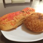 粉とクリーム - 惣菜パソはカレーかウインナーにかぎる。  今日はカレーパソに明太子焼きを。  自宅にて