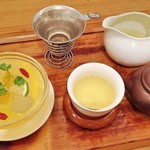 茶語 チャイナティーハウス - 愛玉子とフルーツのゼリーとお茶のセット