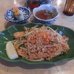 タイ屋 ソンタナ - 実際に食べたパッタイとその他諸。