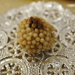 トゥ・ラ・ジョア - あられをまぶしたフォアグラ