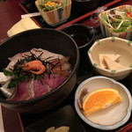 海鮮居酒屋 新浜 - ランチの漁師丼（並）¥1100-