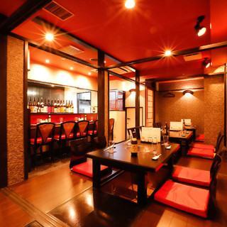 We can accommodate a wide range of situations, from counters to completely private rooms.