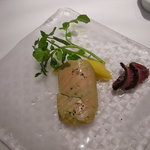 【スペシャリテ】桜で燻したフォアグラ