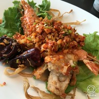 中国菜 老四川 飄香 銀座三越店 - 鶏軟骨入り天使の海老のスパイシー串