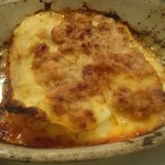 TRATTORIA AL SODO  - ゴロリと粗めのひき肉にたっぷりのチーズとゆで玉子、熱々がたまらない特製ラザニア
