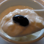 四川豆花飯荘 - 杏仁豆腐；アップ