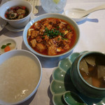 四川豆花飯荘 - 麻婆豆腐セット（平日ランチタイム２０食限定）