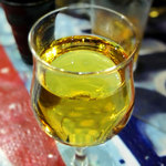 伊勢屋鈴木商店 - 透き通る黄金色のお酒