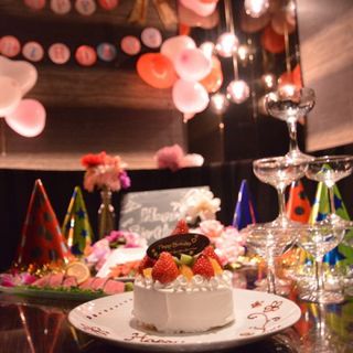 誕生日 記念日プレミアムコース ﾙｰﾑﾃﾞｺ 3時間飲み放題 ﾎｰﾙｹｰｷ ｶﾗｵｹ ｼｬﾝﾊﾟﾝﾀﾜｰ 全7品4500 4000円 個室 ステーキ イタリアン Dining Vt 恵比寿店 Violet Tiger バイオレットティガー 恵比寿 居酒屋 食べログ