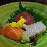 貴船荘 - 造里　三種盛　鮪、サーモン、胡麻蒟蒻