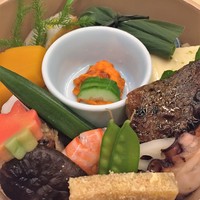 六盛 - 手をけ料理
