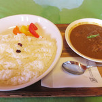 スプーンソング - チキンカレー 手羽元2本入り 甘口 900円。
                                