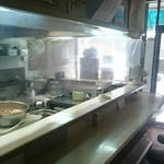 ラーメン荘 歴史を刻め - 厨房