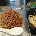 日の丸 さんじ - 鴨つけそば+鴨出汁炊き込みご飯　１２００円