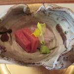 柚木元 - ＊天然本マグロ　天然鯛　の造り
      