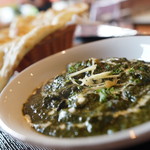 ロイヤル ナン カレー - チキンサグカレーランチ