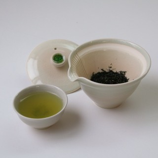本格的な日本茶と美味しい甘味メニューを楽しめます