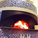Pizzeria D.F Azzurro - お店の命！薪窯