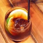 アンリミテッド コーヒー バー - コールドブリュージントニック（シトラス）