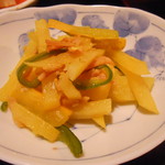 おいしい台所12カ月 - じゃがいもとズッキーニのカレー炒め