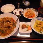 おいしい台所12カ月 - 豚肉と中華野菜の春雨炒め定食（本日の定食）800円