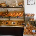 世界パン - 内観：一番大きな壁面