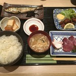 Kurosawa - 本日のランチ　カツオ刺しとイワシの丸干し焼と砂肝唐揚げ