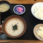 Tenjinya - とろろ定食(780円)