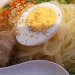 ピリ子 - ピリ辛冷麺（弱：麺多め）：アップ