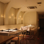 現代ガストロノミー 四匹の猫 - 内観☆