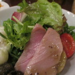 a table - 本鮪のコンフィを添えたニース風サラダ(1,600円）