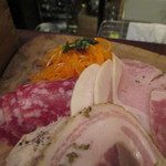 a table - 自家製シャルキュトリーお肉の前菜盛り合わせ（3,200円）